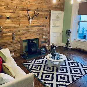 Apartment Bridge View Apt - Stunning River Tay Views, Newport-On-Tay